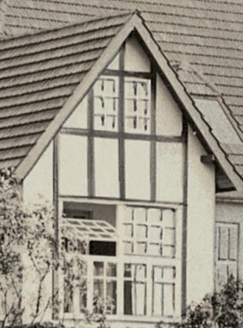 Alte Ansicht vom S&uuml;den auf das fr&uuml;here Fachwerk des &bdquo;Haus des Gastes&ldquo;.