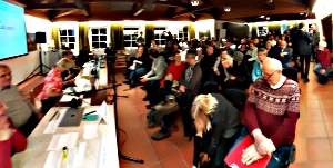 Blick in den Saal bei der Podiumsdiskussion. Blick in den Saal bei der Podiumsdiskussion