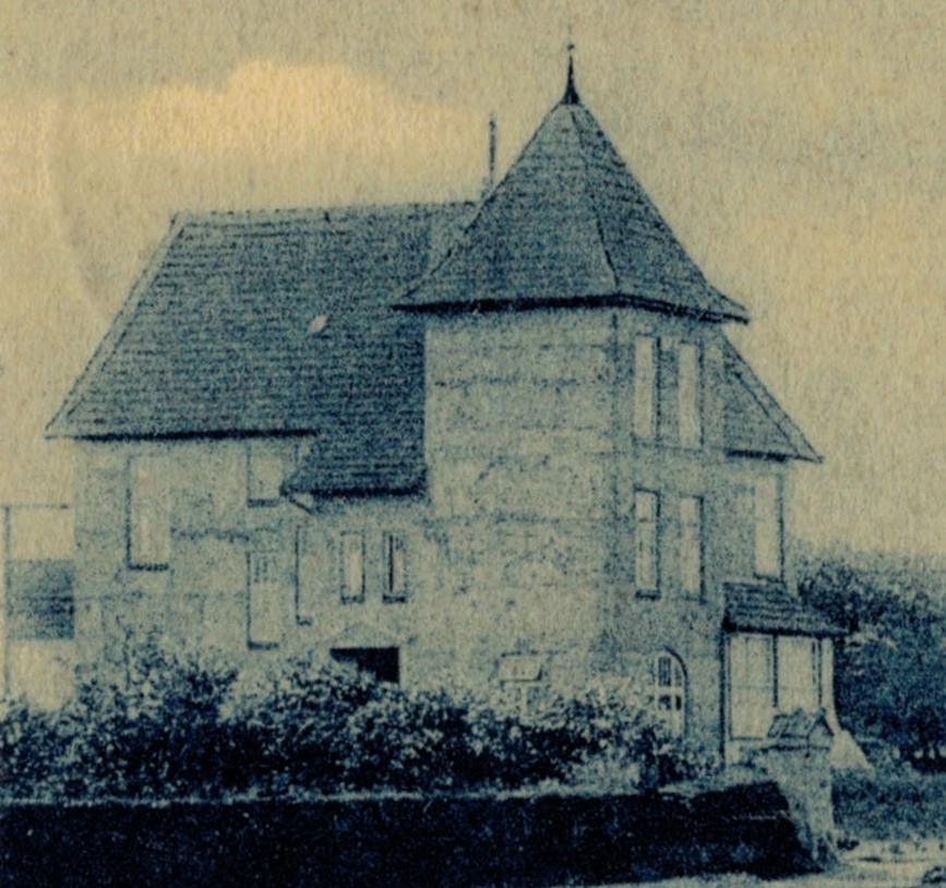 Ansicht vom &bdquo;Haus des Gastes&ldquo; vom Watt (Norden) her auf einer alten Postkarte.