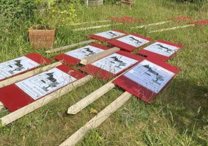 Sammlung von Schildern bei der Herstellung